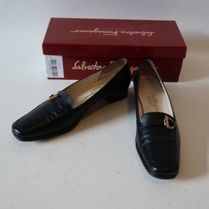 SALVATORE FERRAGAMO BUCKLE LEATHER LOAFER 9 4A *